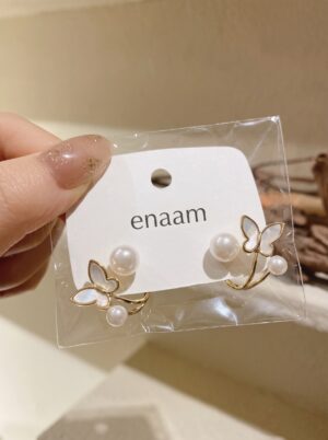 Elegant Butterfly Pearl Stud Earrings Elegant Butterfly Pearl Stud Earrings